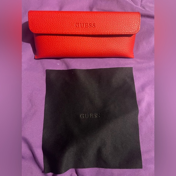 Guess Glasses Case - Picture 3 of 3